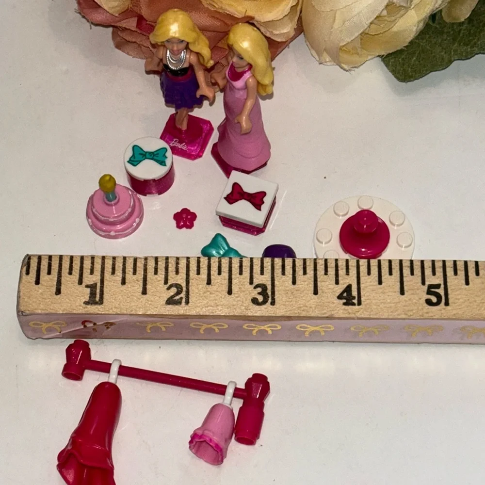 Barbie Legos Mega Bloks Barbies Set of two mega Bloks Barbie minifigs